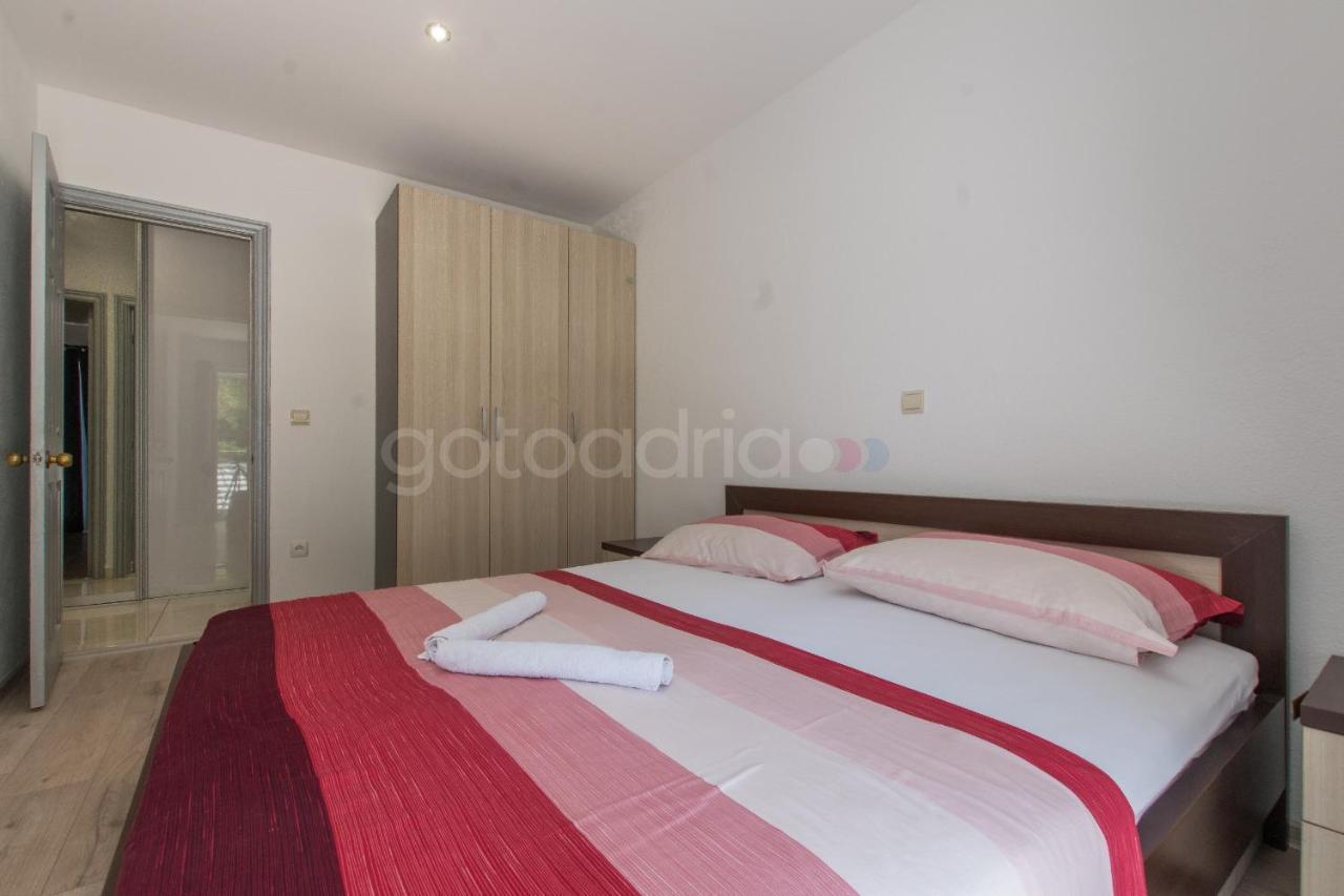 Apartment Vesna With Balcony & Free Parking Makarska Bagian luar foto